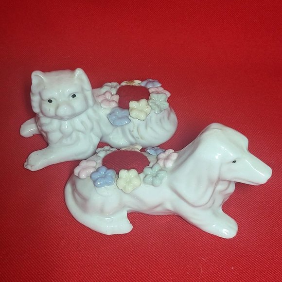 Vintage Pin Cushion Sitting Cat and Dog Set of 2 - Picture 1 of 13